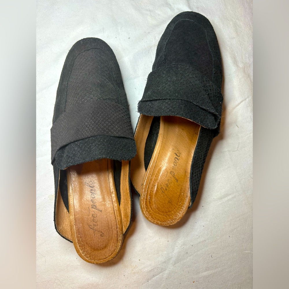 Free People Suede Type Slip on Shoes  Black   Size 37 1/2  1” heels
